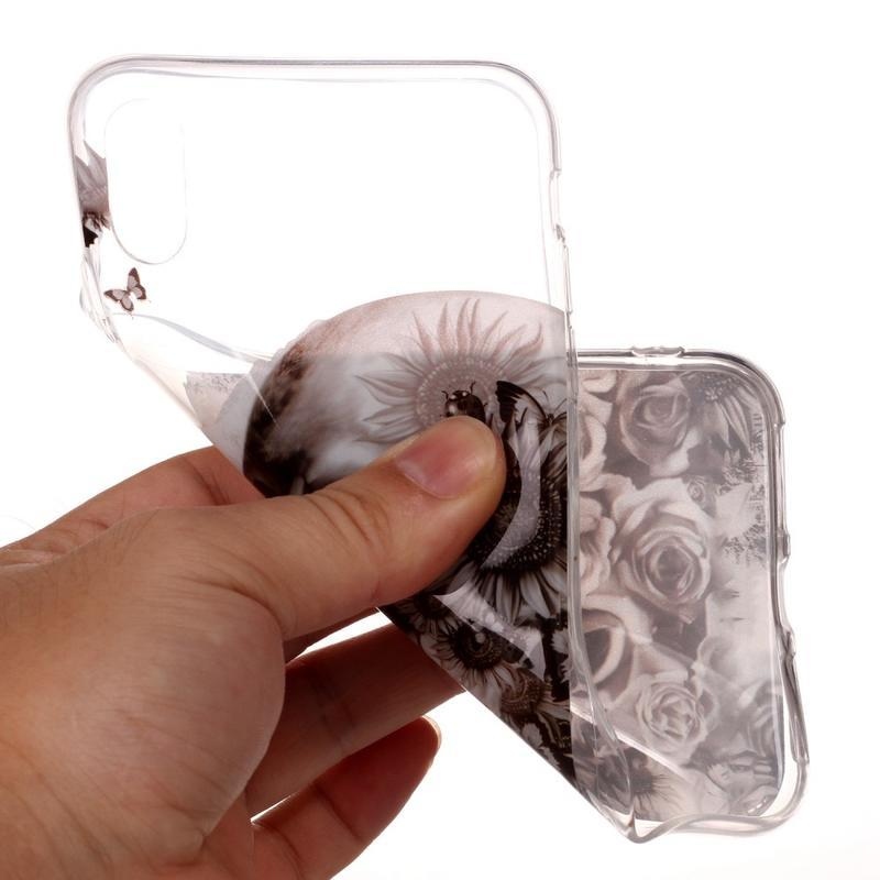 Patty gelový obal na mobil iPhone XS / X - šedá lebka